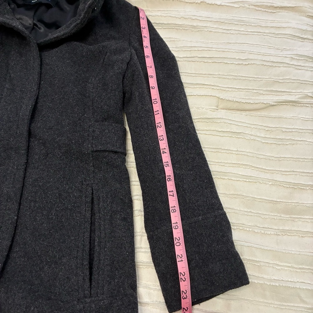 Jones New York Charcoal wool & cashmere Coat. Size small. Gorgeous fabric! - Picture 13 of 16